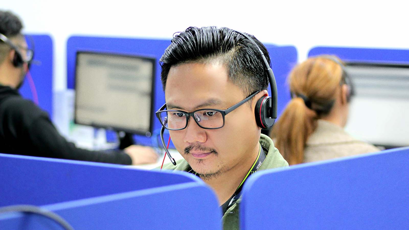 Filipino Call Center Agent