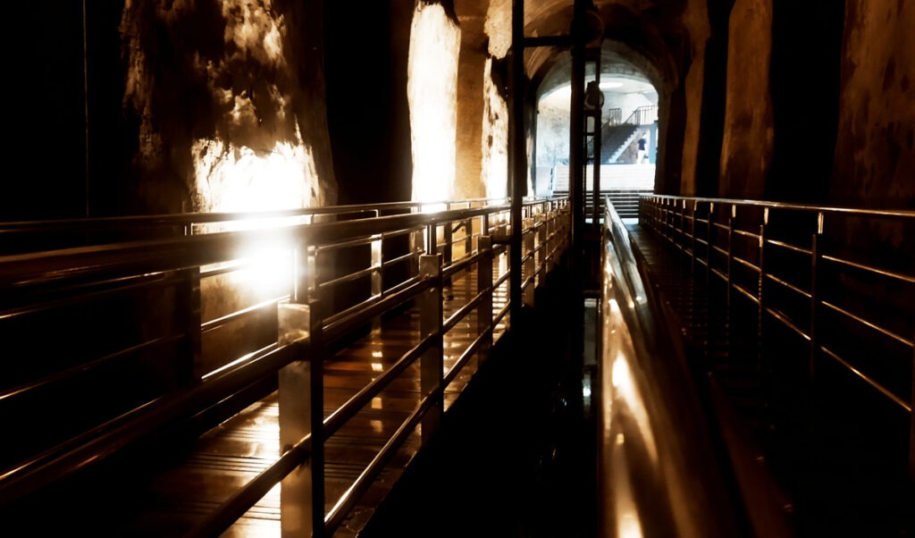 El Deposito Tunnels Interior